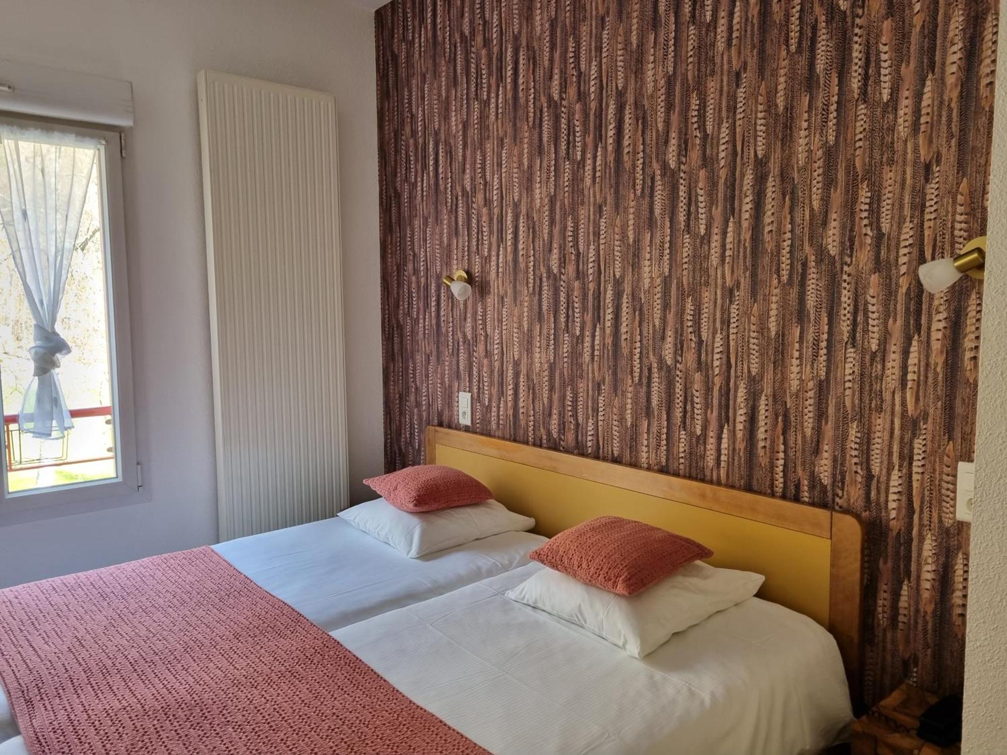 Logis Hotel Restaurant De La Poste Et Spa De Montagne Ле-Бономм Номер фото